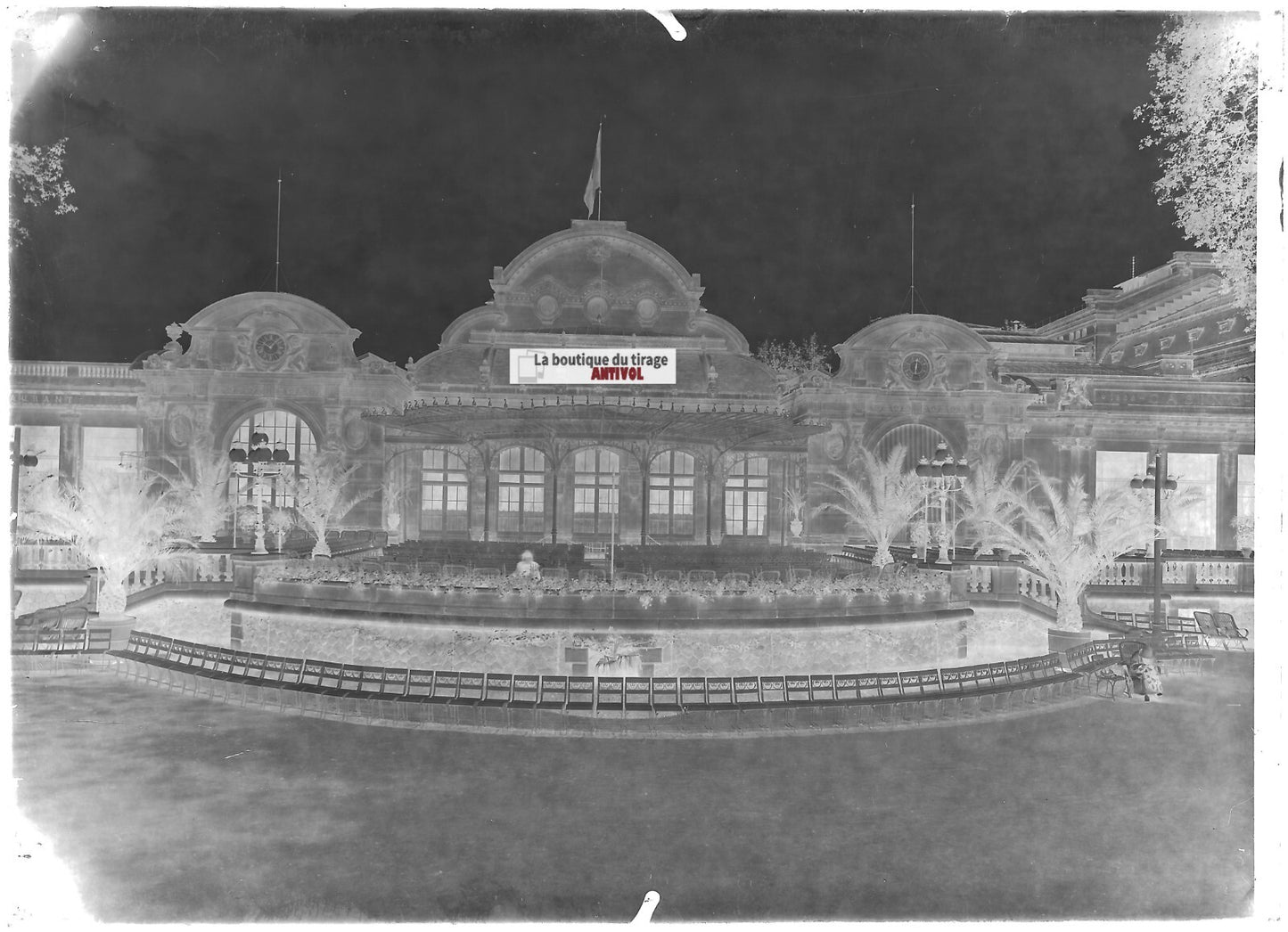 Plaque verre photo ancienne négatif noir et blanc 13x18 cm casino de Vichy