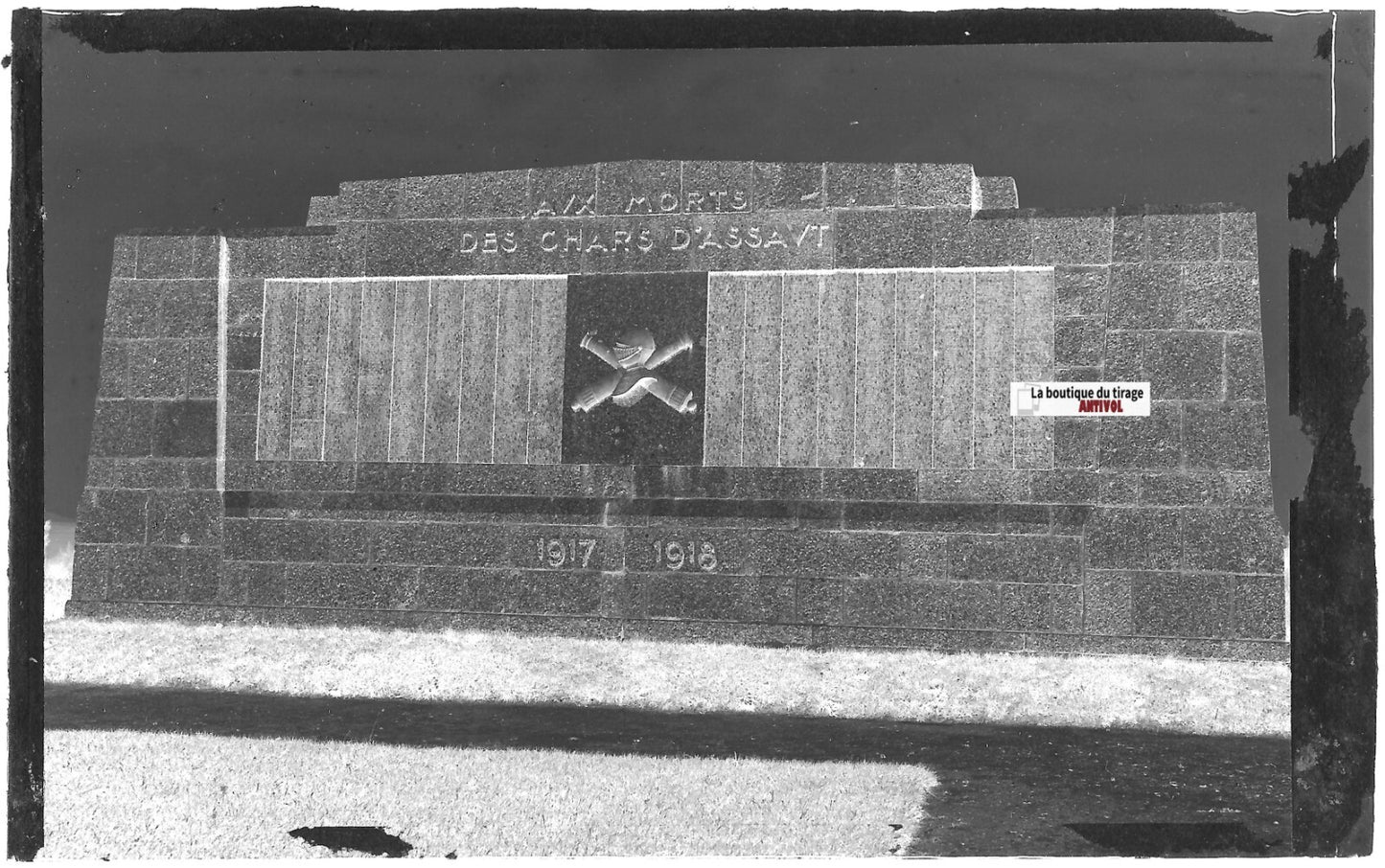 Plaque verre photo négatif noir & blanc 9x14 cm, Berry-au-Bac, monument , guerre