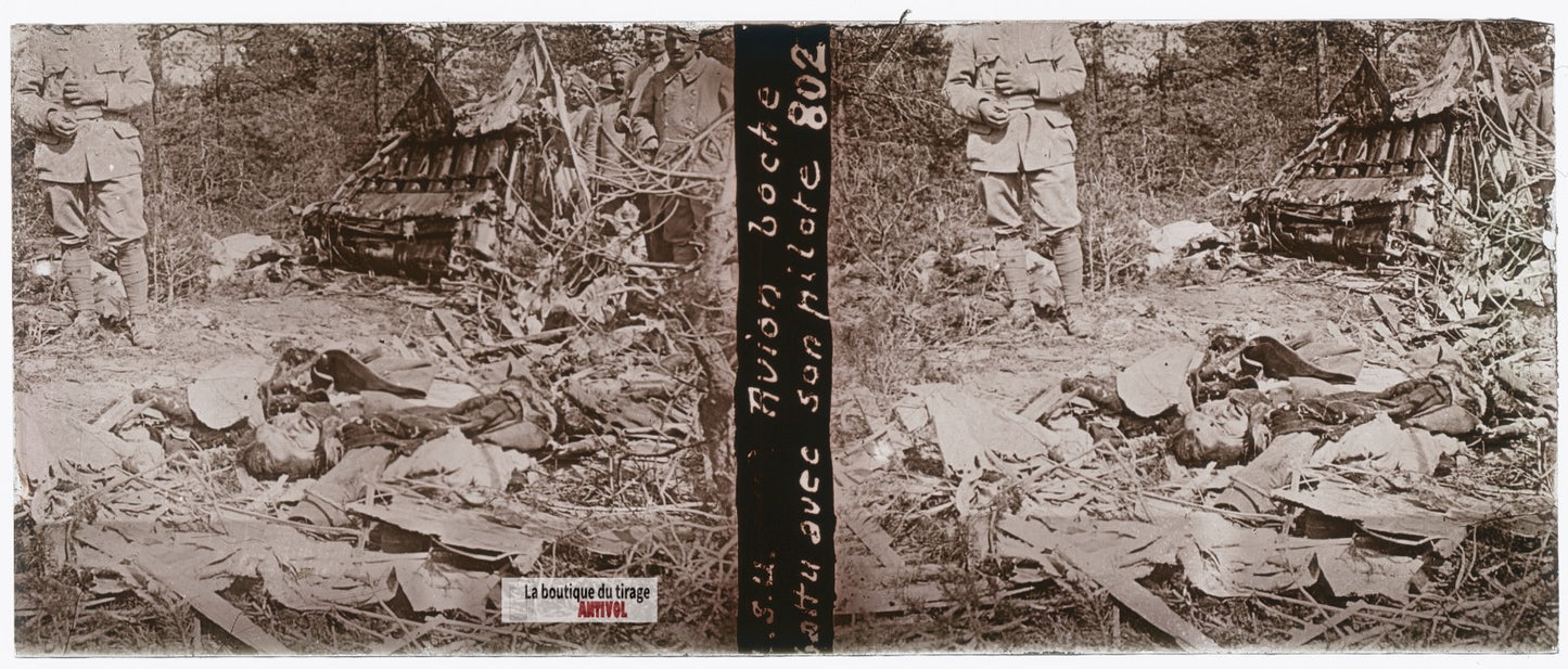 Avion allemand abattu, guerre WW1, plaque verre stéréo, photo 4,5x10,7 cm