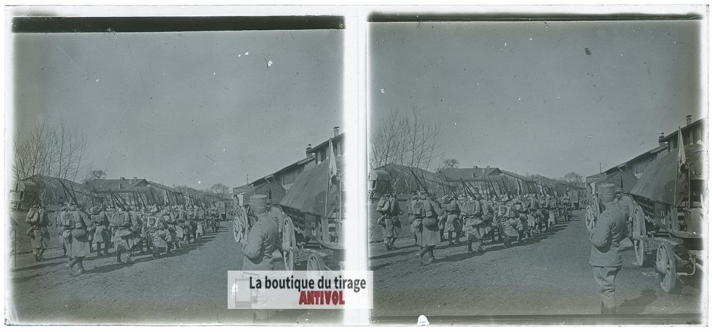 Colonne d’infanterie française, WW1, plaque verre photo ancienne stéréo 6x13 cm