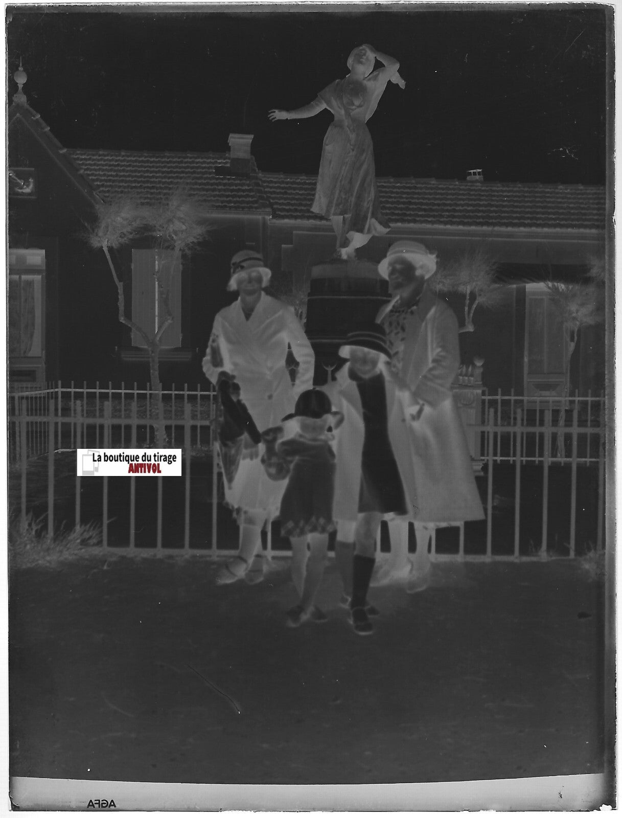 Statue Mireille, Saintes-Maries, Plaque verre photo négatif noir & blanc 9x12 cm