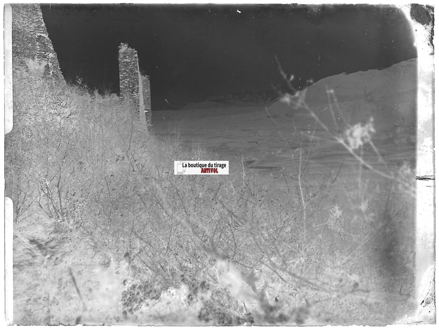 Ruine, montagne, Plaque verre photo ancienne, négatif noir & blanc 9x12 cm