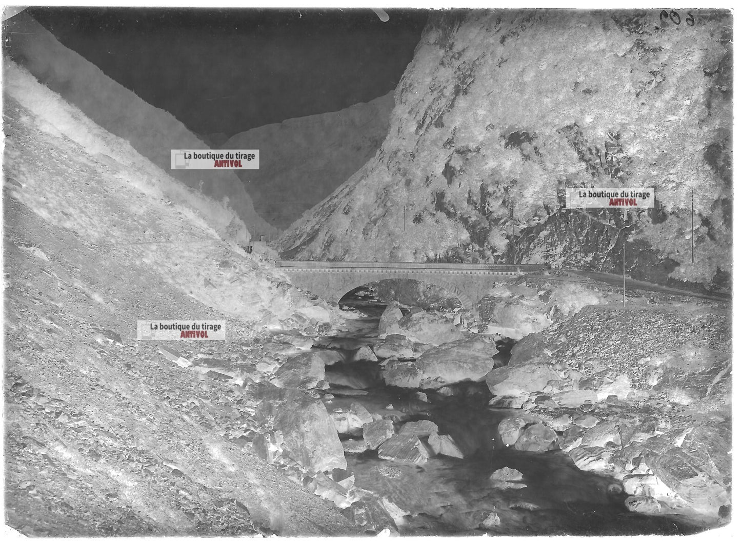 Plaque verre photo ancienne négatif noir et blanc 13x18 cm Haguenau rivière eau