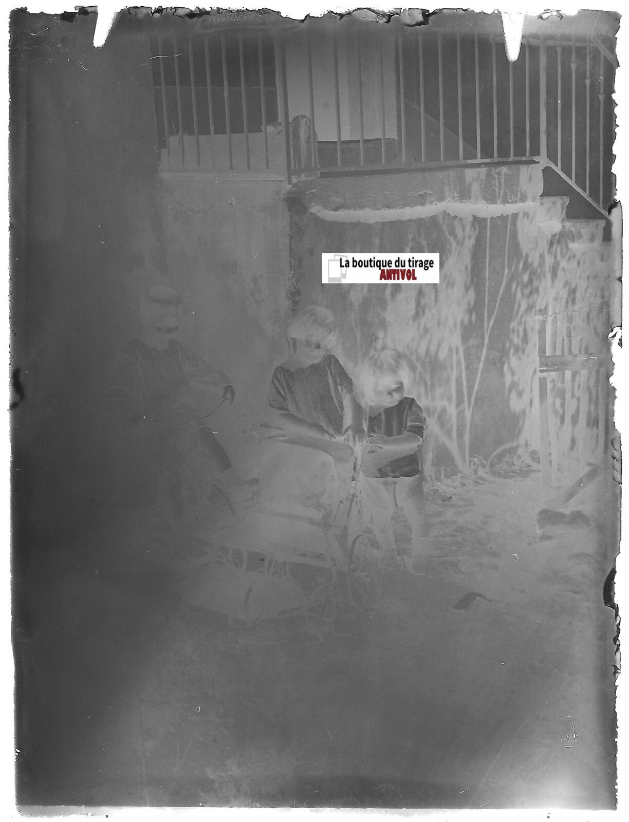 Enfants, jeu, France, plaque verre photo ancienne, négatif noir & blanc 9x12 cm