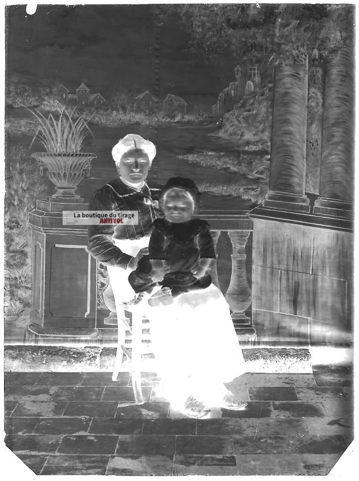 Plaque verre photo ancienne négatif noir et blanc 9x12 cm jeune fille enfant