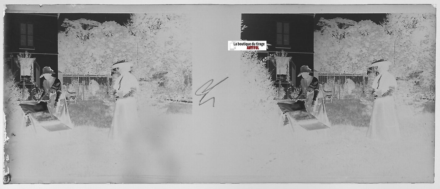 Femmes en robe, Plaque verre photo stéréo, négatif noir & blanc 4,5x10,7 cm