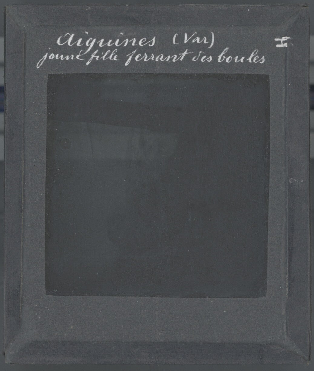 Aiguines, jeune fille, Var, photo ancienne plaque de verre, positif 8,5x10 cm