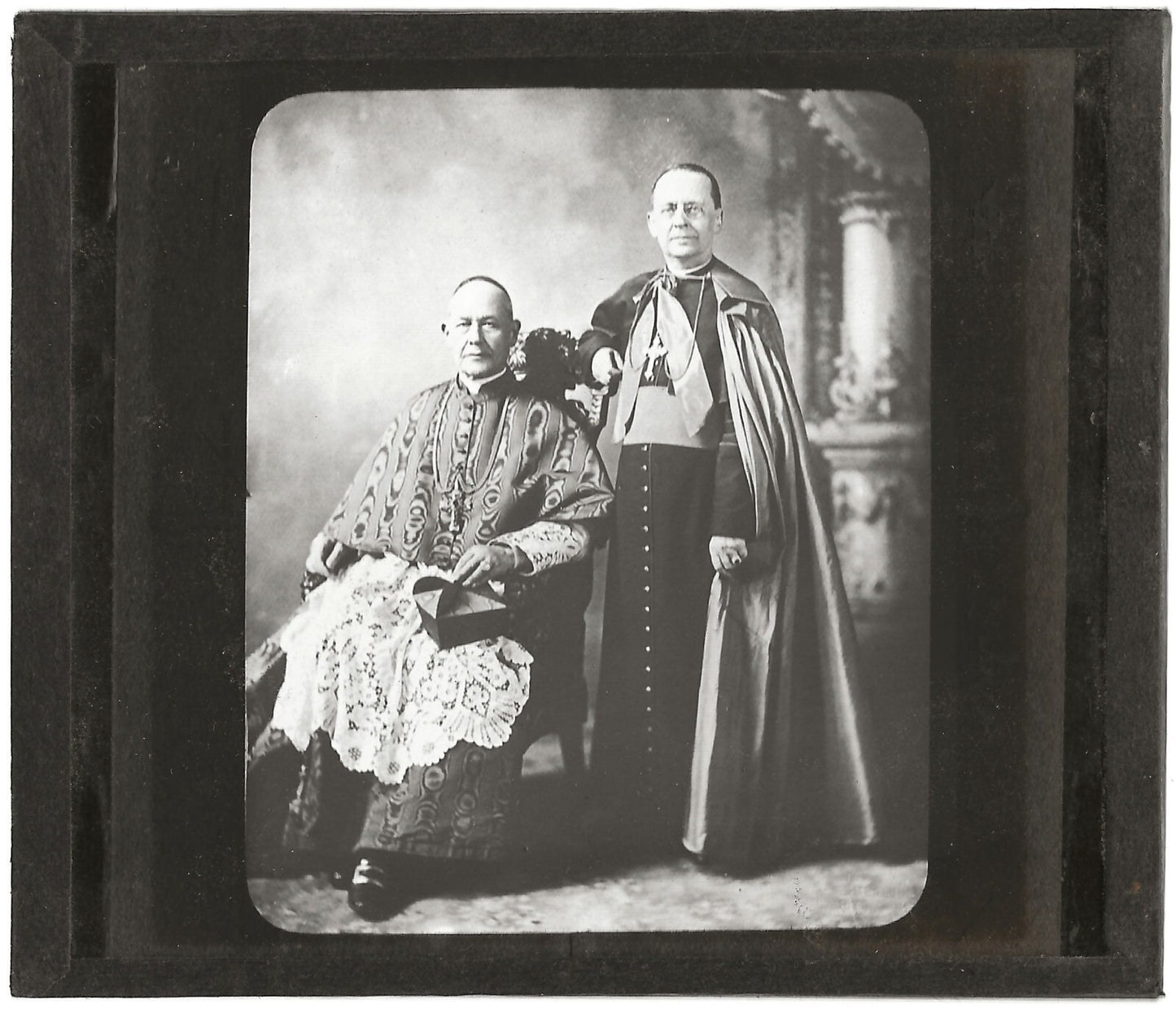 Cardinal Vannutelli et Mgr. Bruchesi, photo plaque de verre, positif 8,5x10 cm