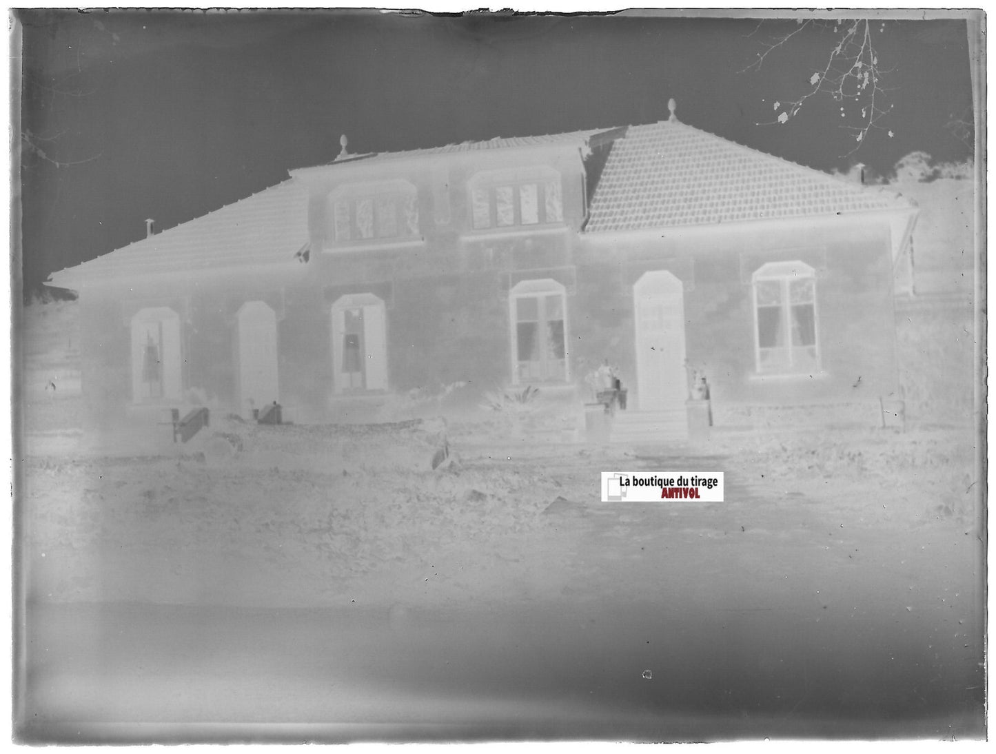Maison, France, Plaque verre photo ancienne, négatif noir & blanc 9x12 cm