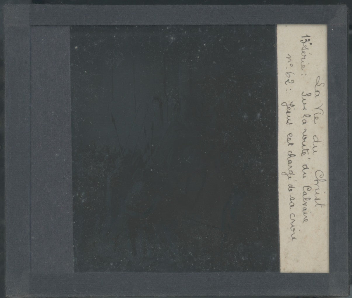 Jésus est chargé de sa croix, photo plaque verre, noir & blanc, 8,5x10 cm