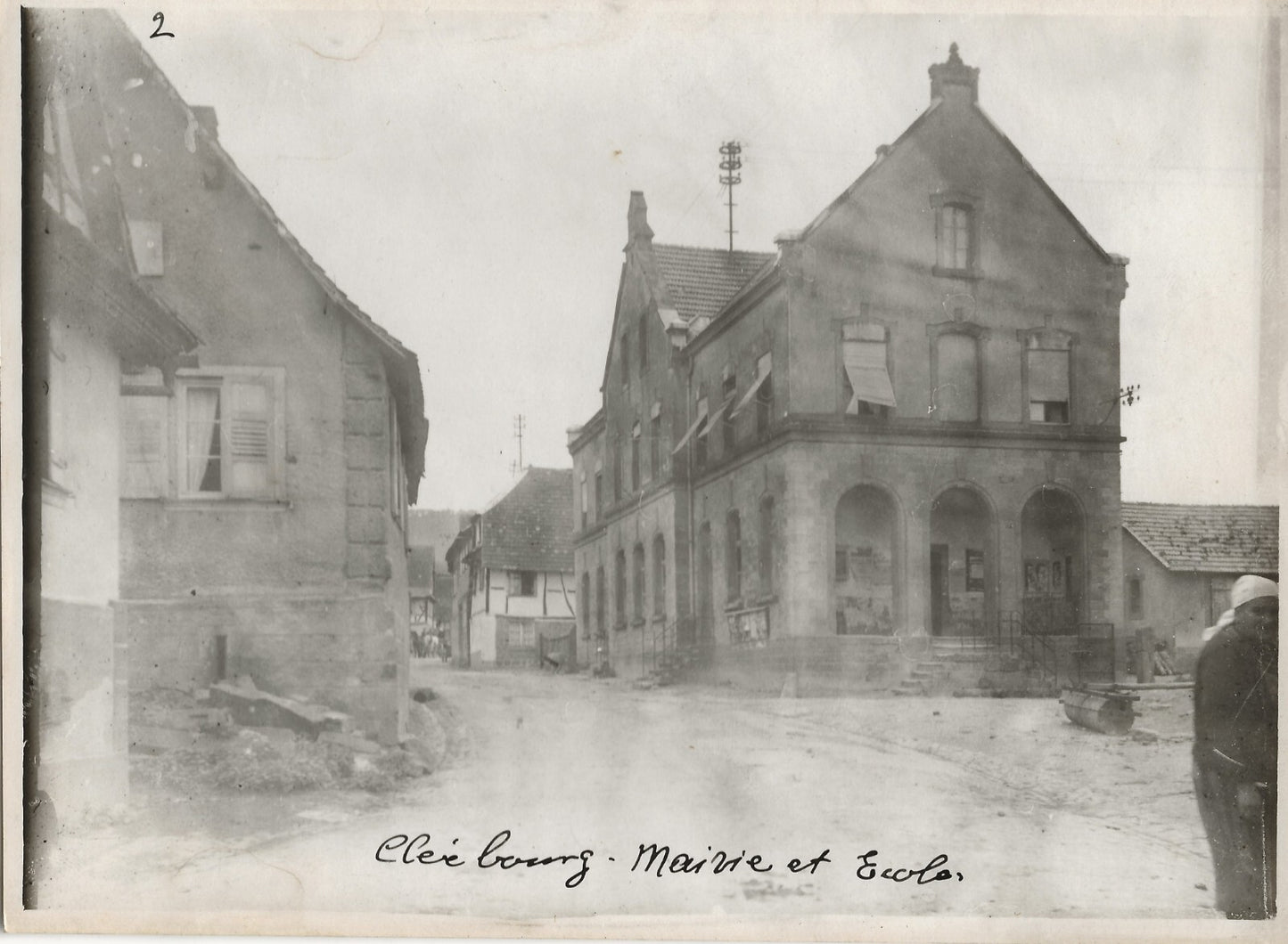 Plaque verre photo ancienne négatif noir et blanc 13x18 cm Cleebourg Mairie