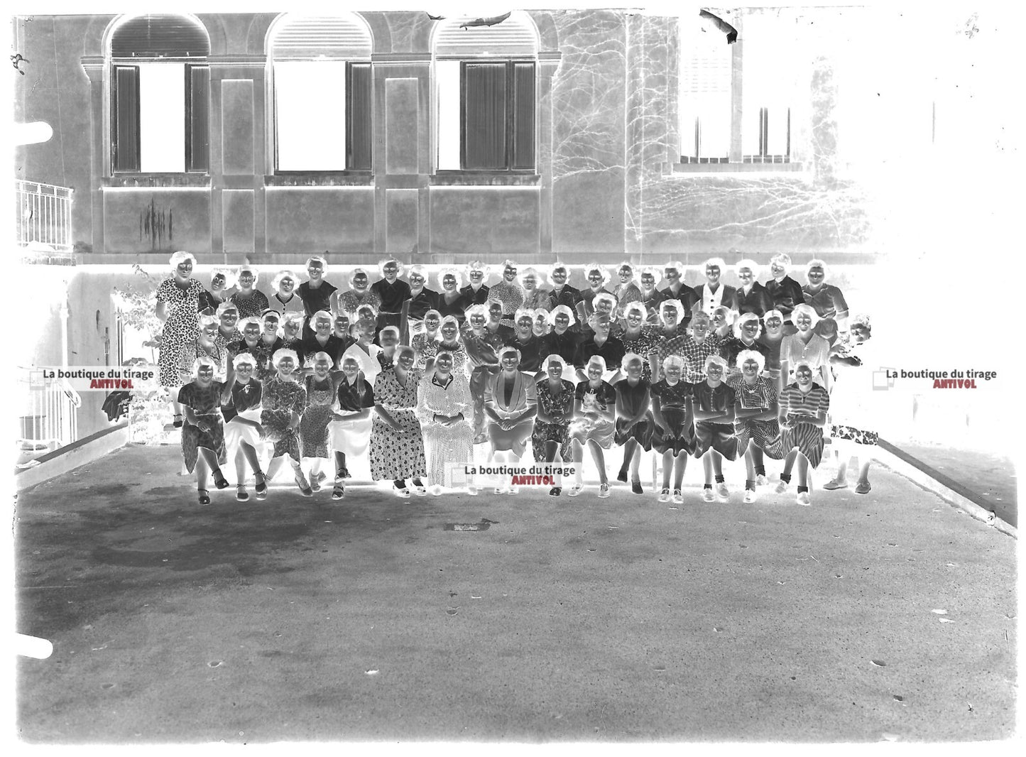 Plaque verre photo ancienne négatif noir et blanc 13x18 cm groupe de femmes