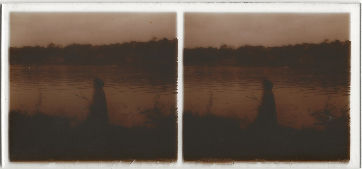 dame, rivière, Plaque verre photo stéréo, positif noir & blanc 6x13 cm