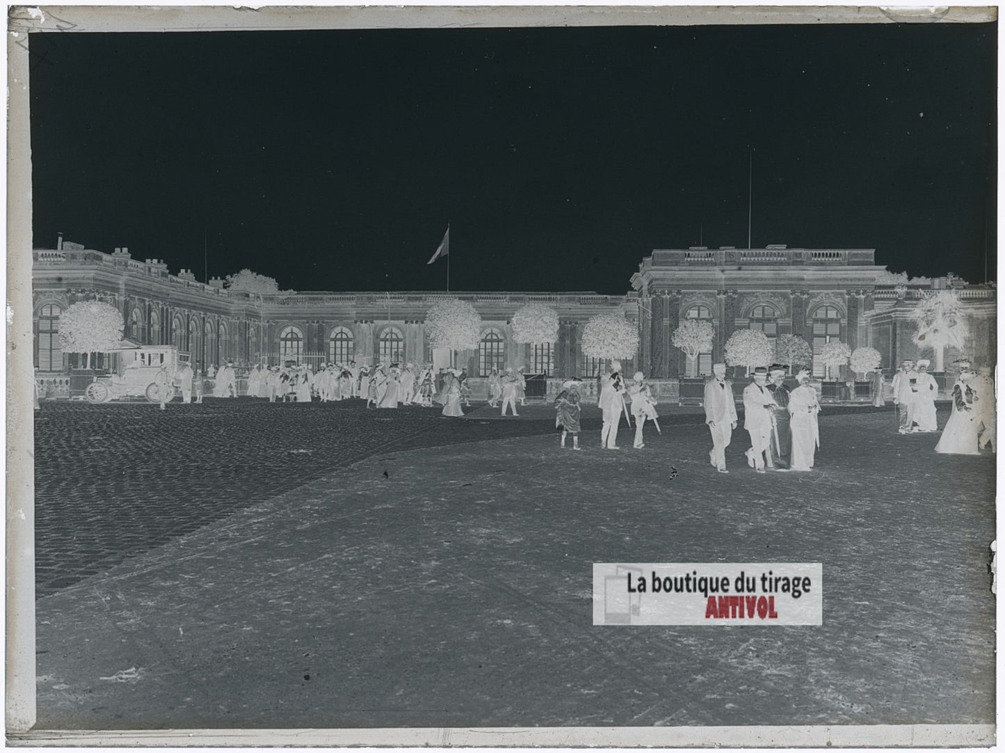 Cour du Petit Trianon à Versailles, plaque verre photo ancienne, négatif 9x12 cm