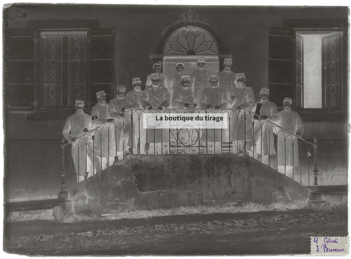 Plaque verre photo ancienne négatif noir et blanc 13x18 cm groupe soldats