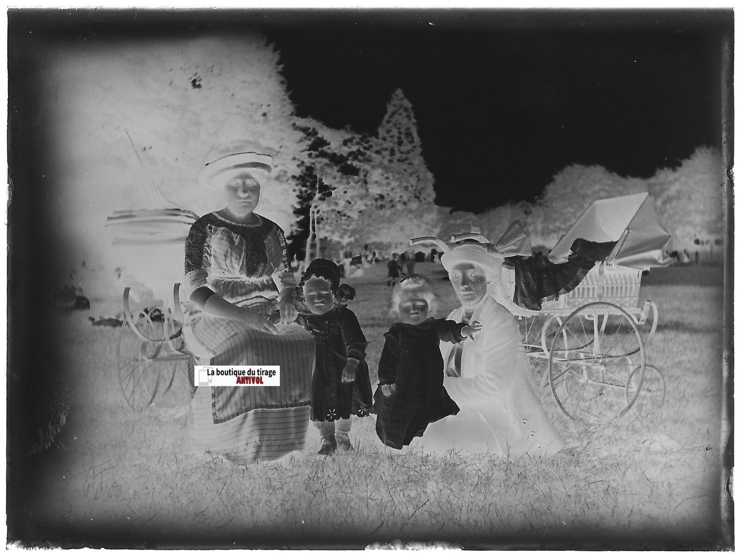 Maman enfants, Plaque verre photo ancienne, négatif noir & blanc 9x12 cm