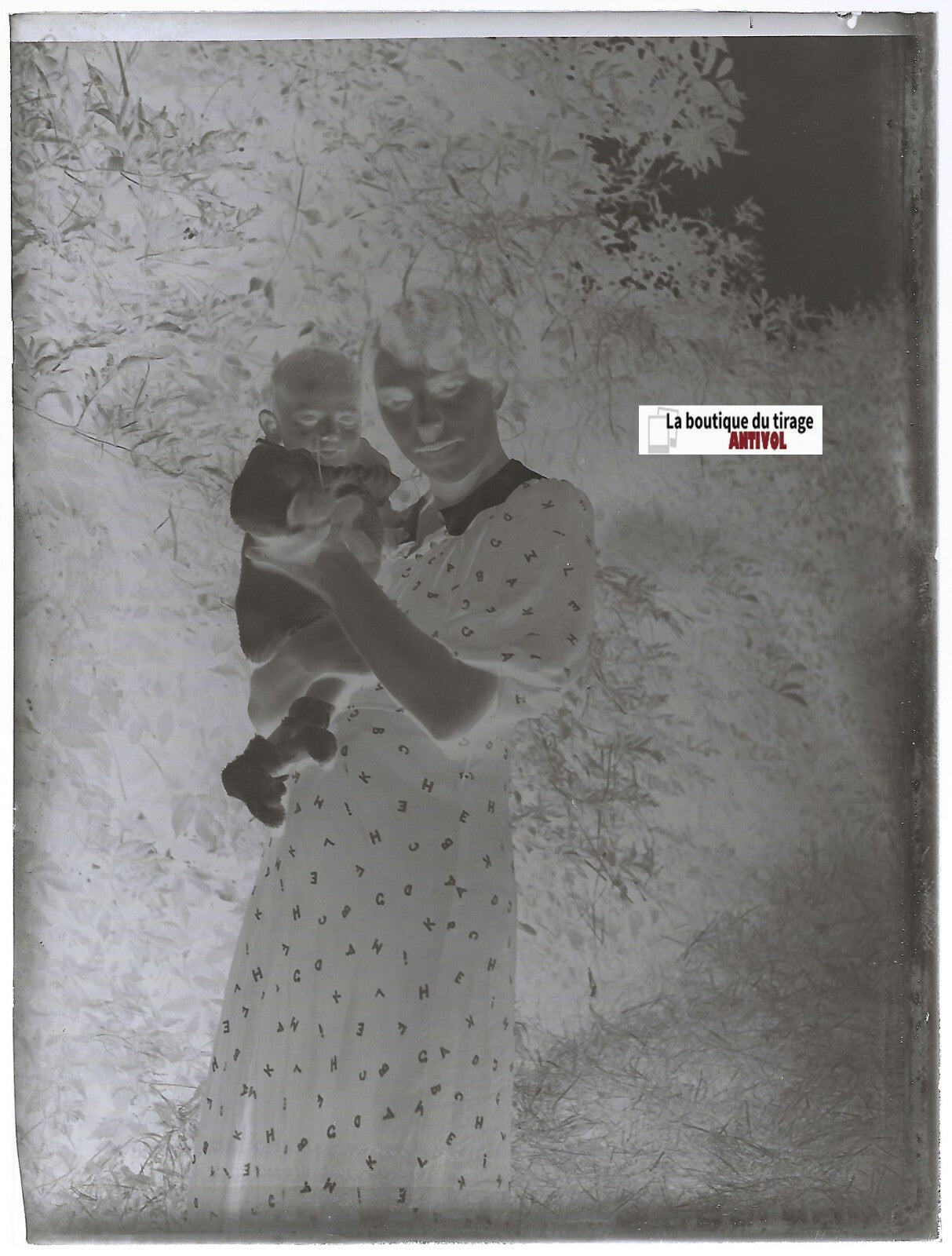 Mère, robe, enfant, Plaque verre photo ancienne, négatif noir & blanc 9x12 cm