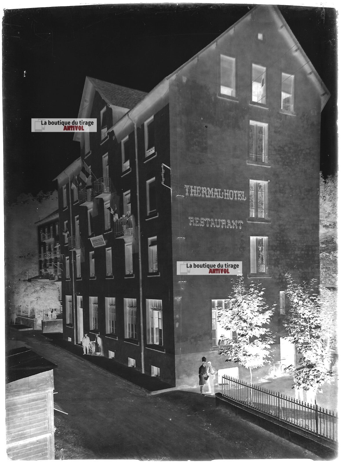 Plaque verre photo ancienne négatif noir et blanc 13x18 cm Saint-Nectaire hôtel