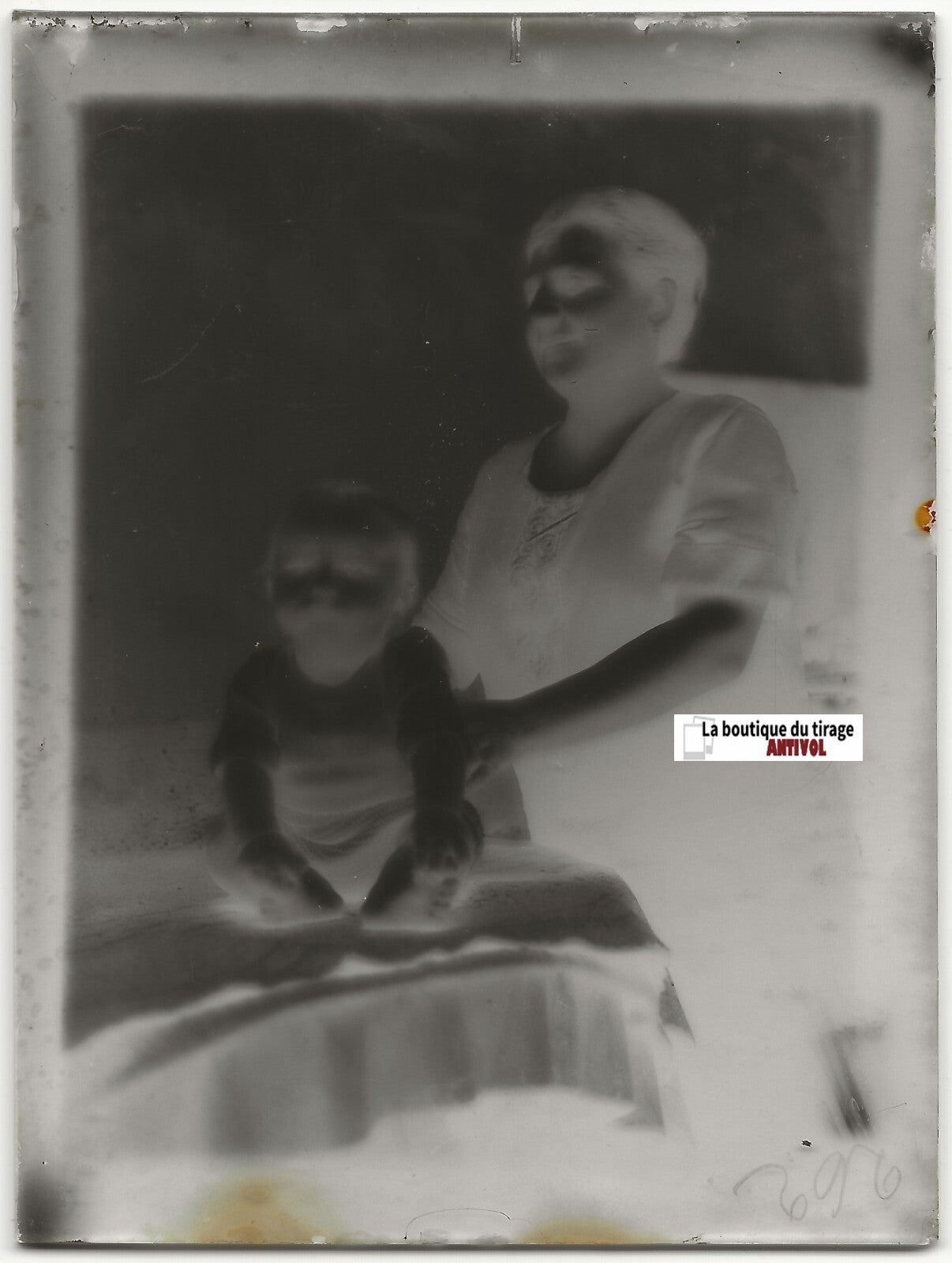 Femme, bébé, plaque verre photo ancienne, négatif noir & blanc 9x12 cm