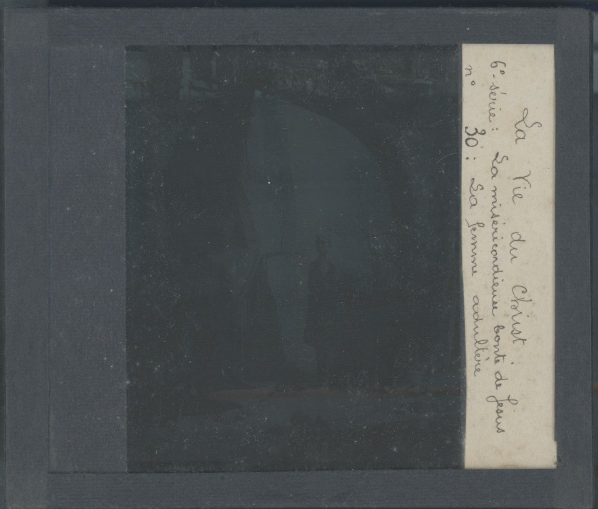 La femme adultère, photo plaque verre, noir & blanc, positif 8,5x10 cm