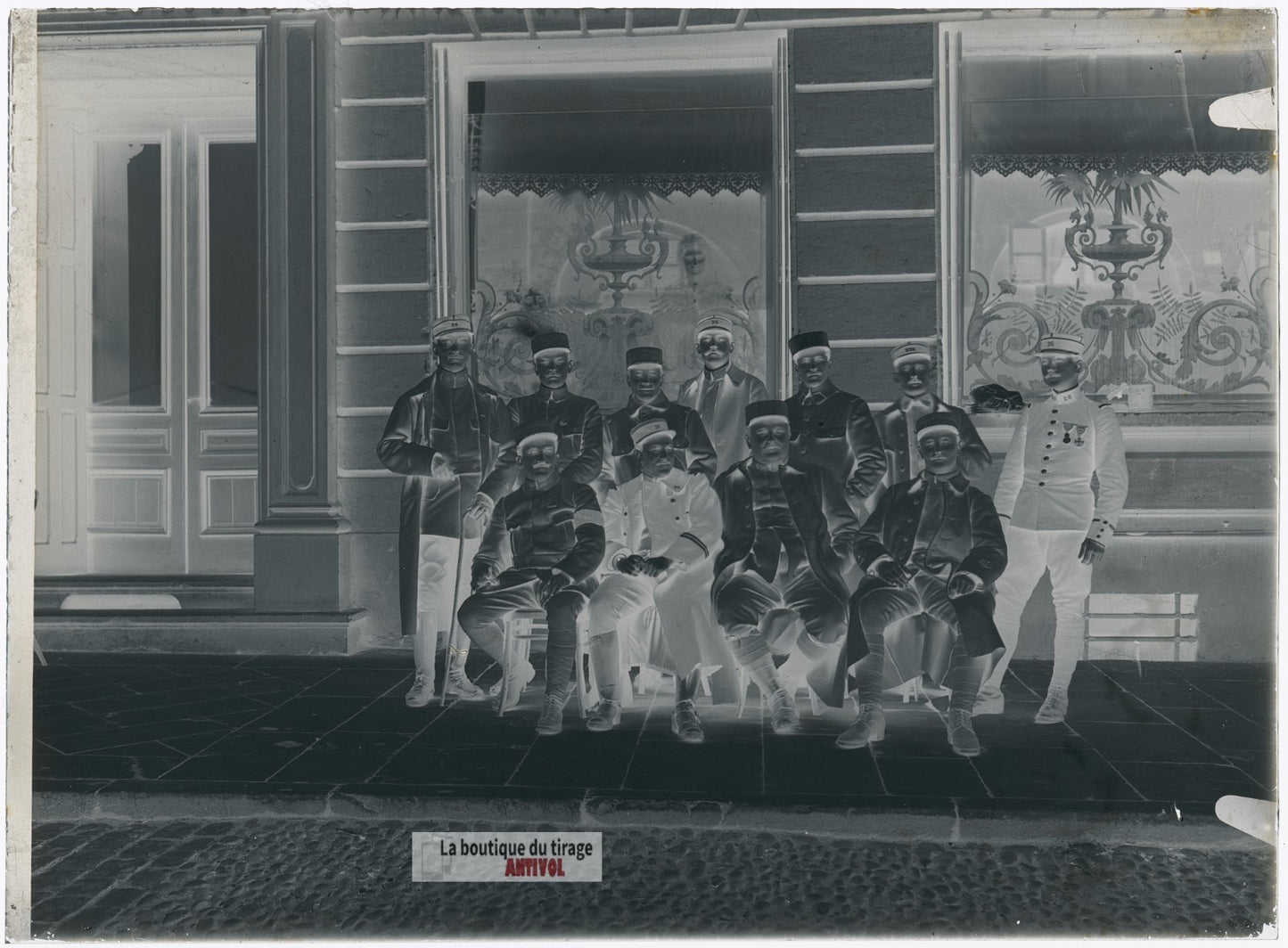 Officiers devant un café, Nancy, plaque verre, photo ancienne, négatif 9x12 cm