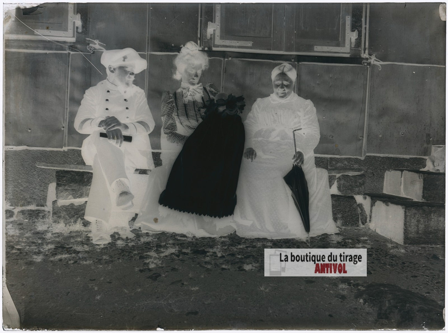 Famille avec nourrisson, militaire, plaque verre photo ancienne, négatif 9x12 cm