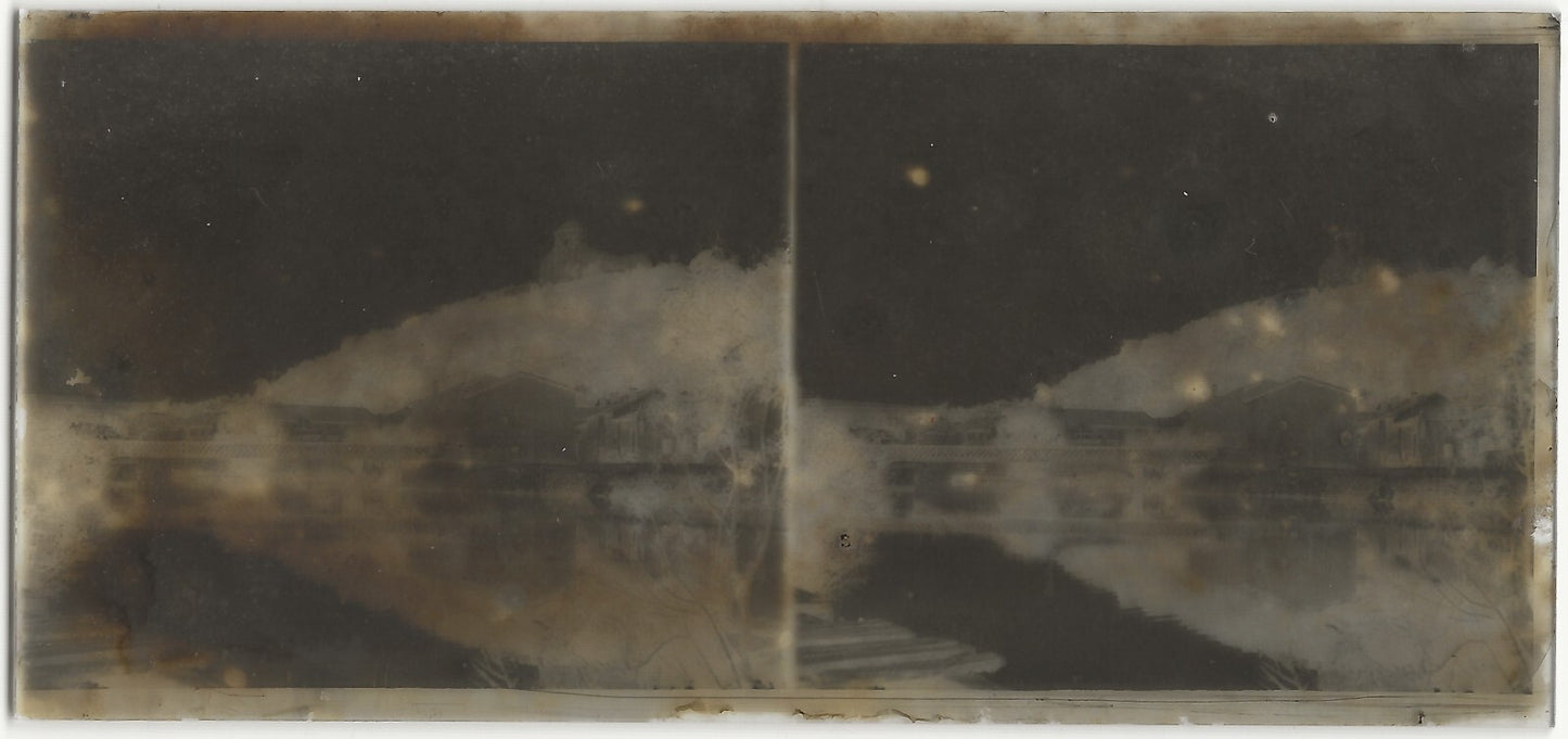 Village rivière, France, Plaque verre photo stéréo, négatif noir & blanc 6x13 cm