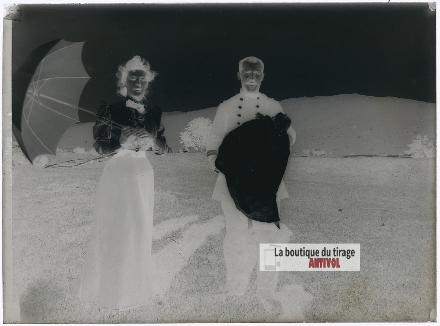 Jeune mère, nourrisson, militaire, plaque verre photo ancienne, négatif 9x12 cm