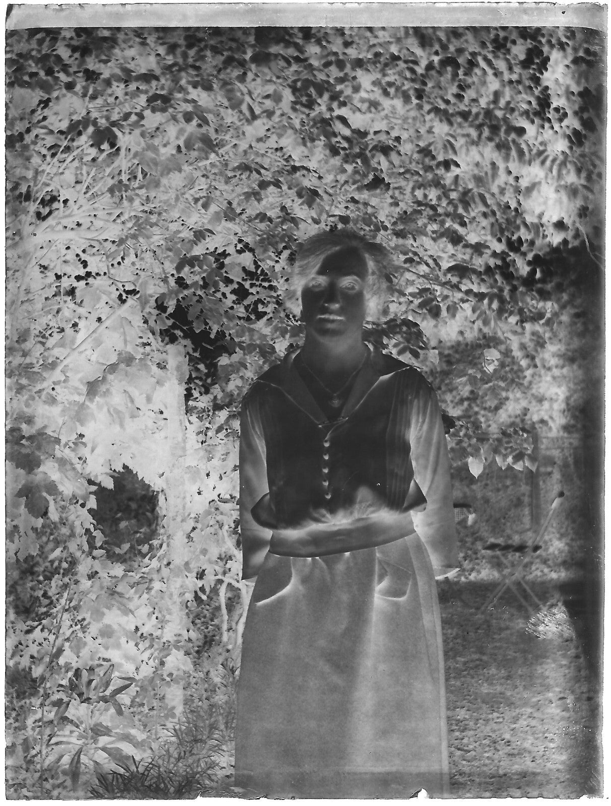 Plaque verre photo ancienne négatif noir et blanc 9x12 cm portrait femme France
