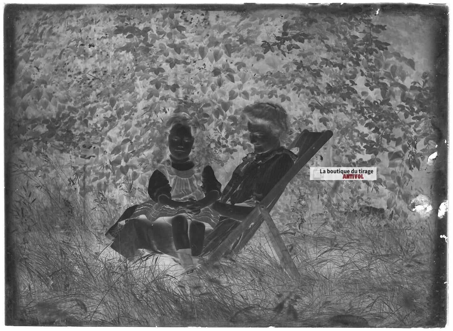 Plaque verre photo ancienne négatif noir et blanc 13x18 cm filles personnages