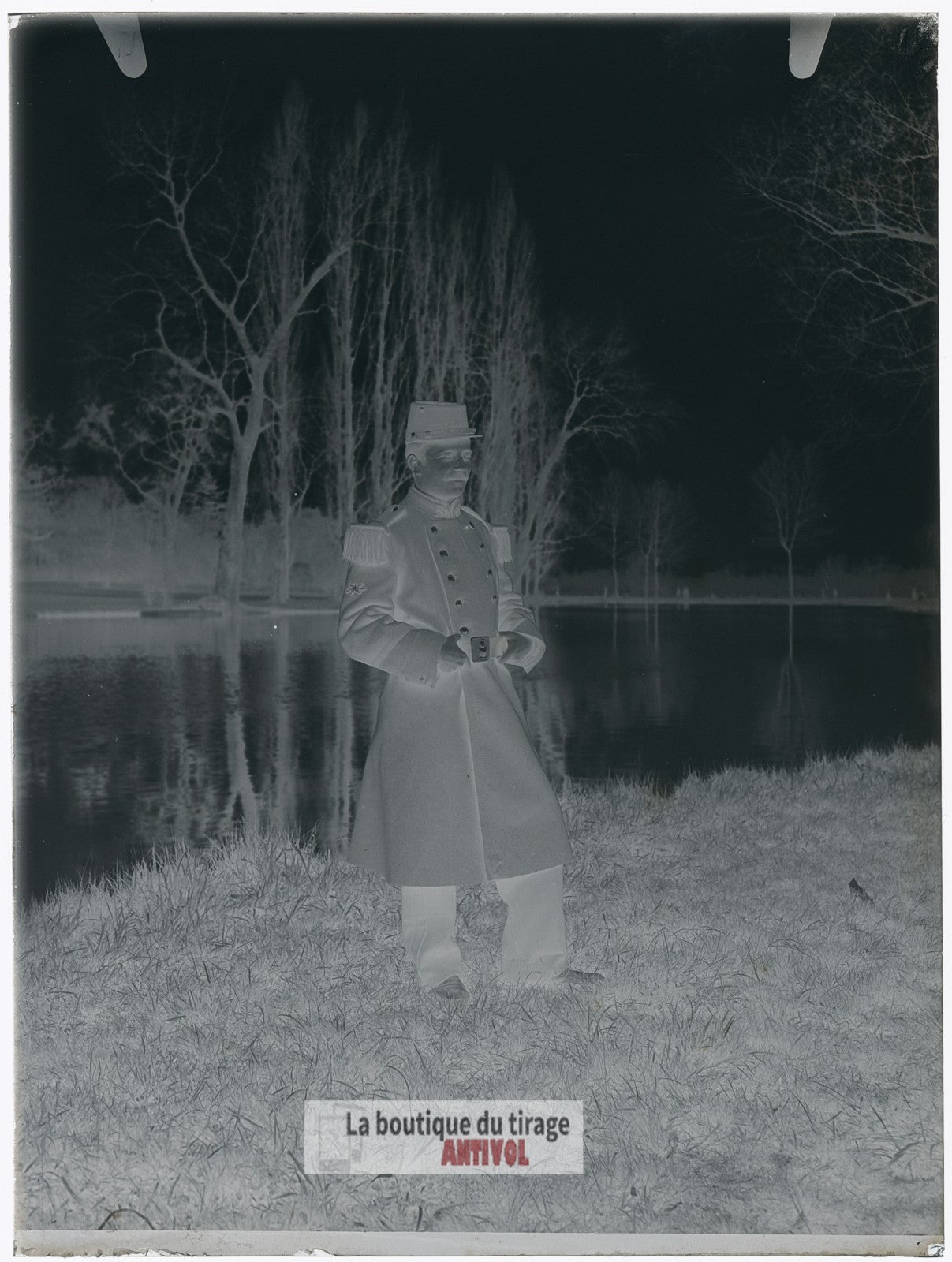 Officier français, soldat, étang, plaque verre, photo ancienne, négatif 9x12 cm