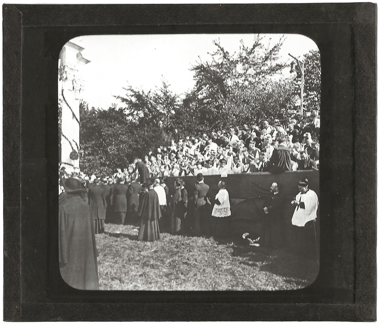 Tribune des évêques, Congrès Montréal, photo plaque de verre, positif 8,5x10 cm
