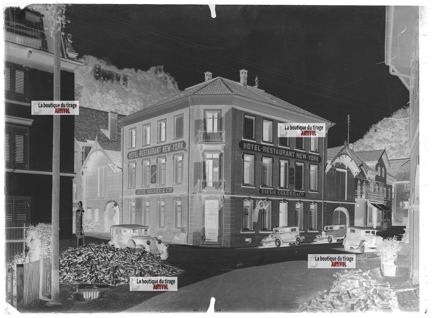 Plaque verre photo ancienne négatif noir et blanc 13x18 cm Ferrette voitures