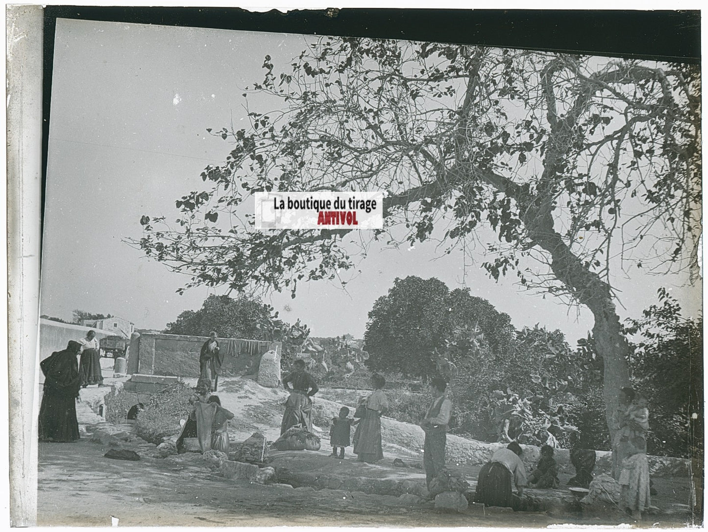 Village, lavoir, femmes, photo ancienne plaque verre, noir & blanc, 9x12 cm