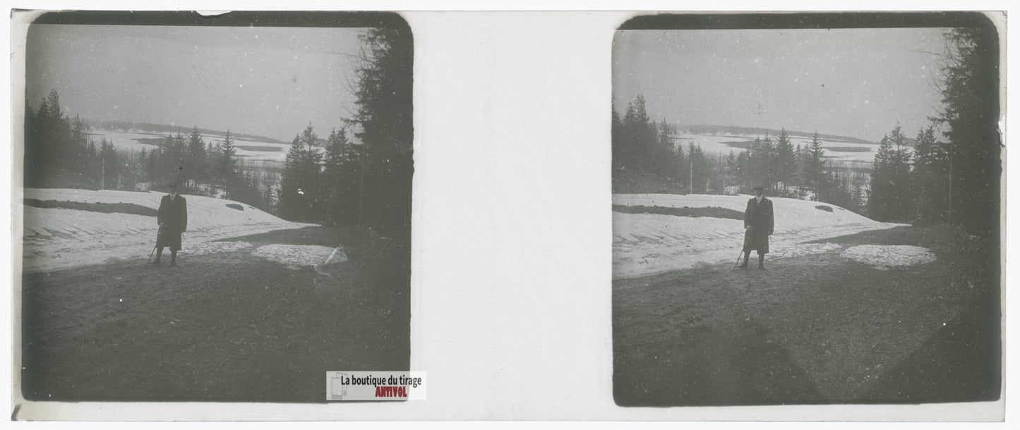Promeneur solitaire, hiver, plaque verre stéréo, photo ancienne 4,5x10,7 cm