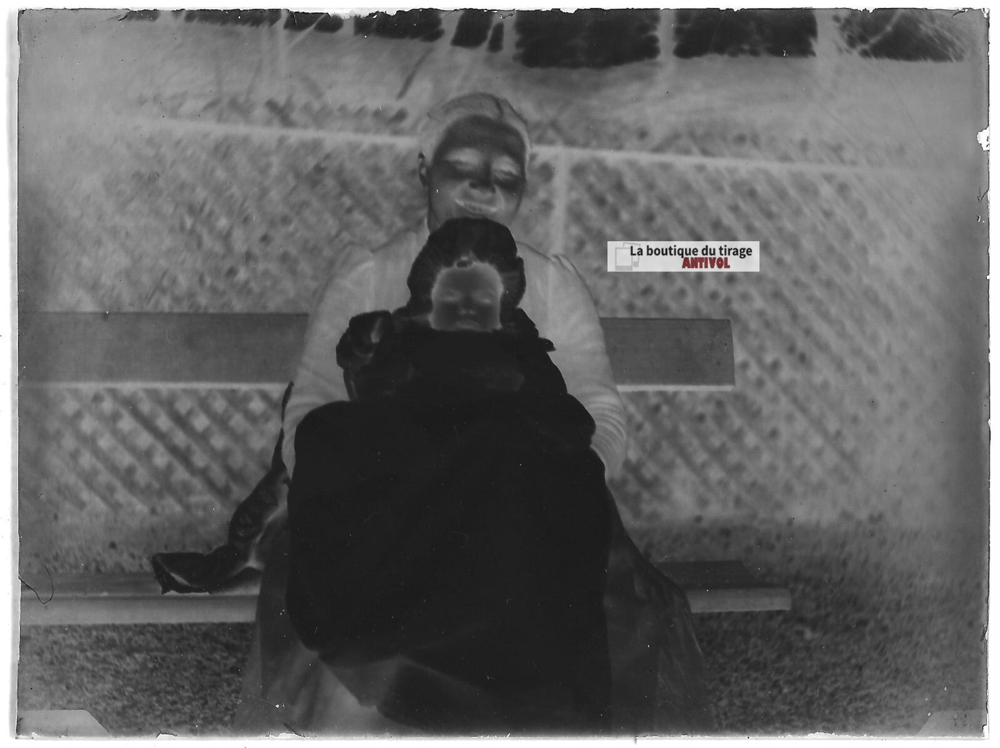 Plaque verre photo ancien négatif noir et blanc 9x12 cm femme bébé enfant France