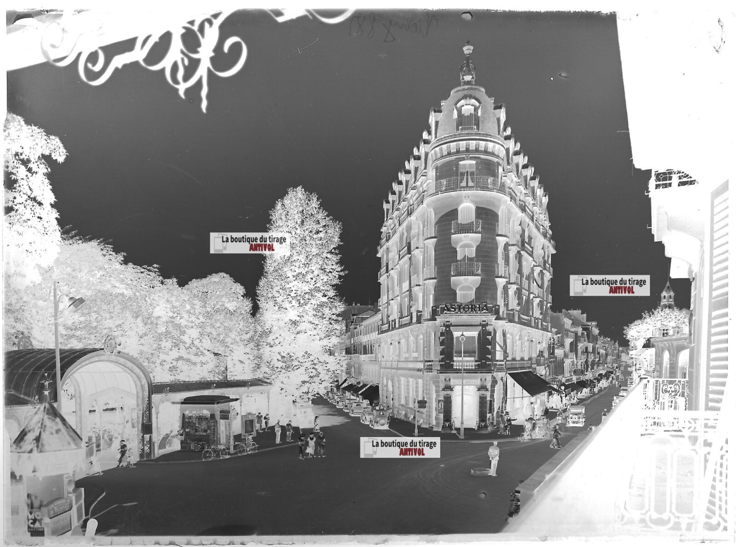 Plaque verre photo ancienne négatif noir et blanc 13x18 cm Vichy Victor Hugo