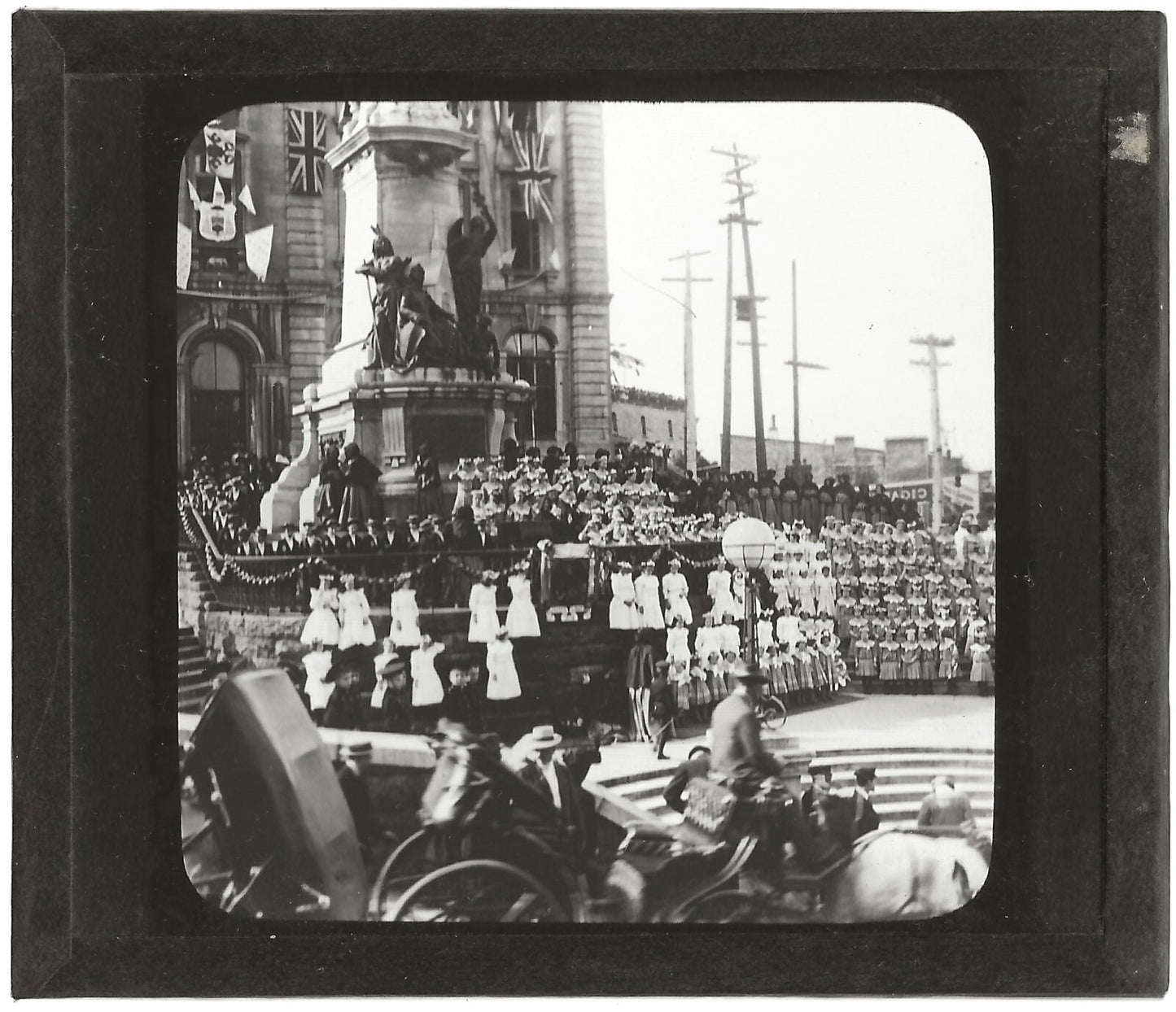 Statue Mgr de Laval, Congrès Montréal, photo plaque de verre, positif 8,5x10 cm