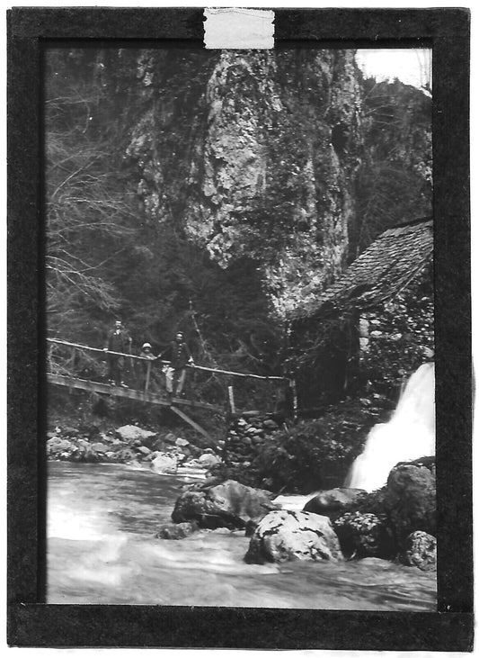 Plaque verre photo ancienne positif noir et blanc 6x9 cm ponton Kakuetta