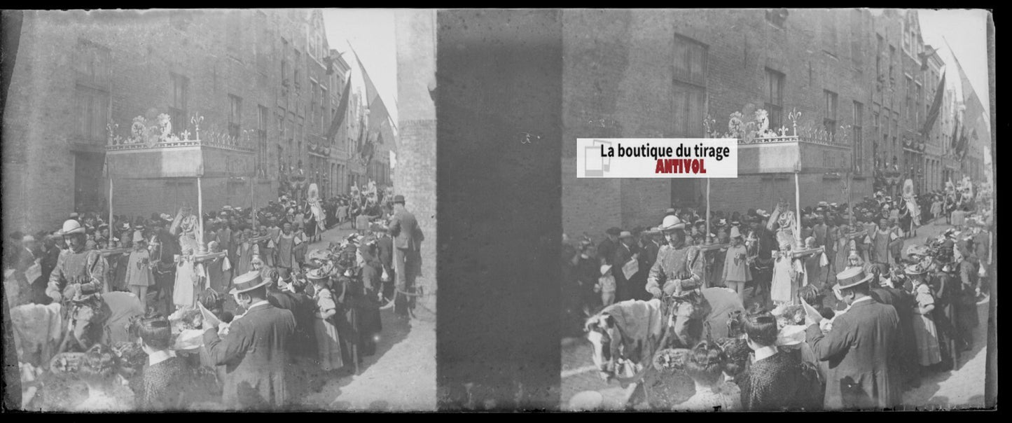 Cortège Bruges, Belgique, Plaque verre stéréo, négatif noir & blanc 4,5x10,7 cm