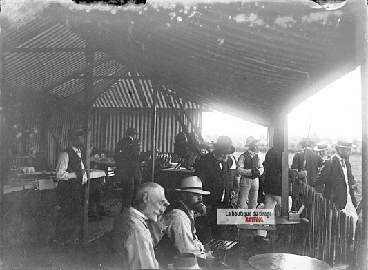 Tireurs fusils, fête, stand de tir, plaque verre photo ancienne, négatif 9x12 cm