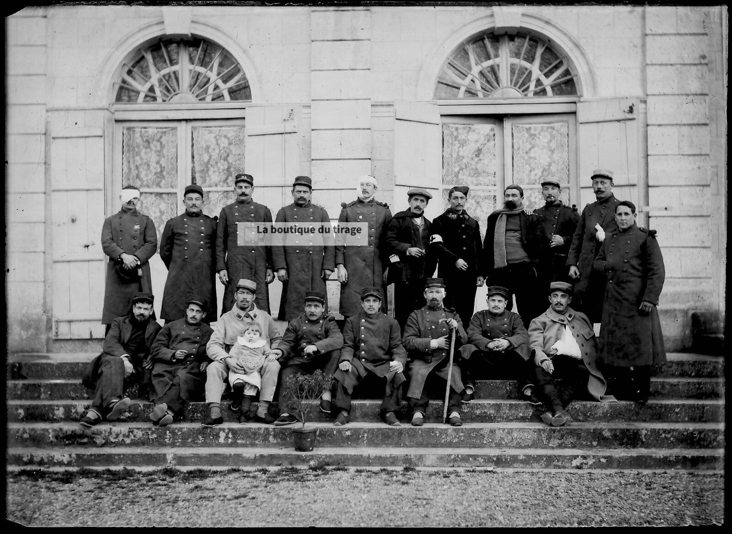 Plaque verre photo ancienne négatif noir et blanc 13x18 cm soldats guerre hommes