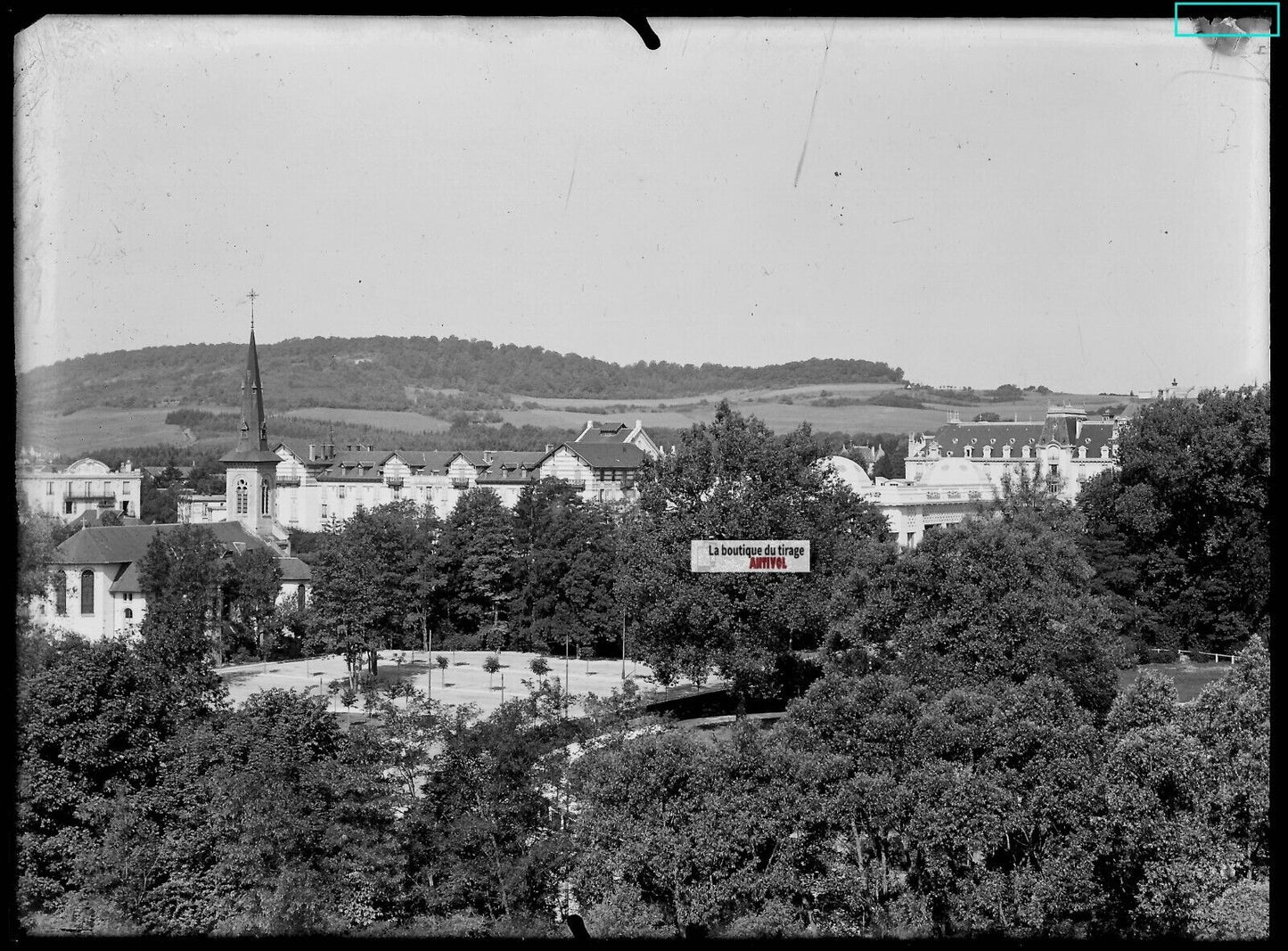 Plaque verre photo ancienne négatif noir et blanc 13x18 cm Vittel centre-ville