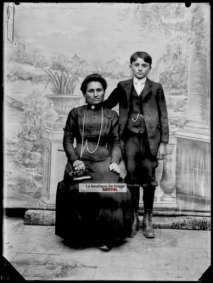 Plaque de verre photo ancienne négatif noir et blanc 9x12 cm personnages France