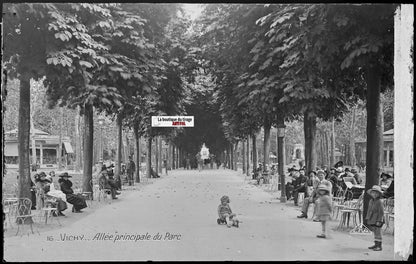 Plaque verre ancienne photo négatif noir & blanc 9x14 cm, Vichy, enfants, parc