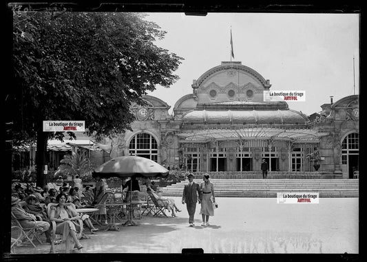 Plaque verre photo ancienne négatif noir et blanc 13x18 cm casino de Vichy