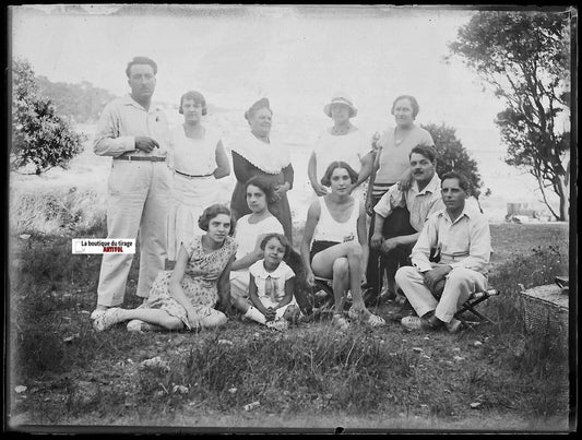 Famille, été, France, Plaque verre photo ancienne, négatif noir & blanc 9x12 cm