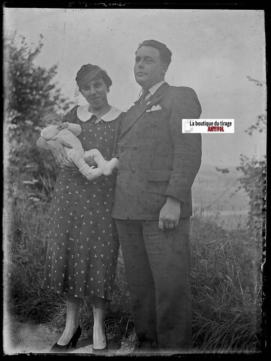 Famille, enfant, Plaque verre photo ancienne, négatif noir & blanc 9x12 cm