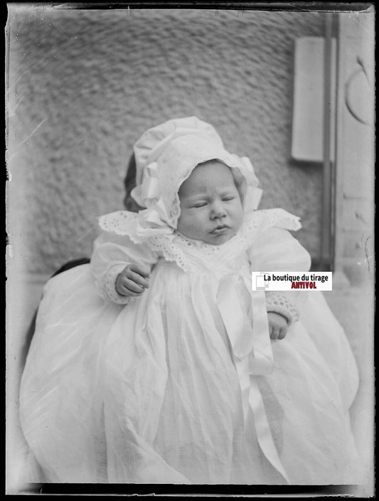 Bébé, naissance, Plaque verre photo ancienne, négatif noir & blanc 9x12 cm