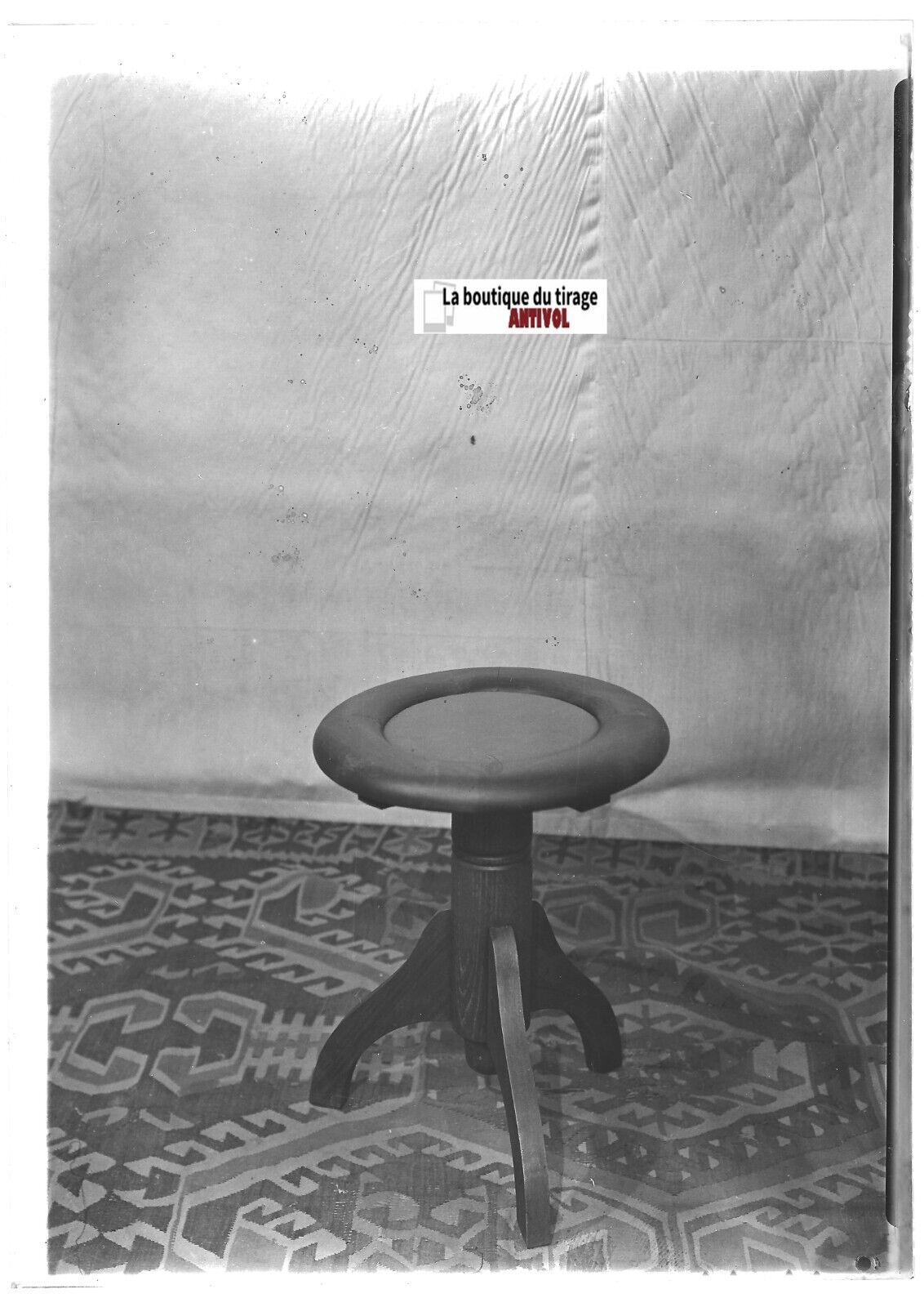 Plaque verre photo ancienne positif noir & blanc 13x18 cm tabouret vintage